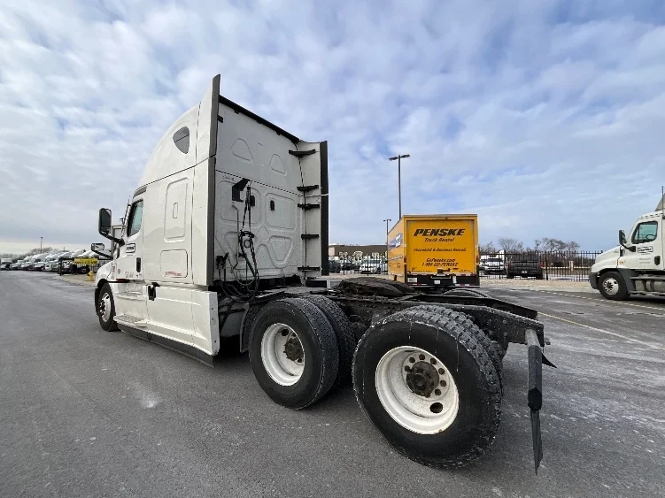 2021 Freightliner Cascadia in Moberly, MO — photo 5