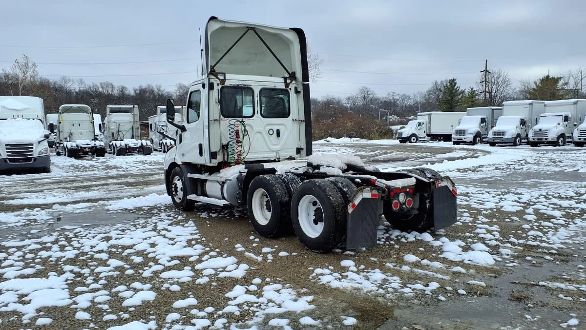 2019 Freightliner Cascadia in West Chester, OH — photo 6