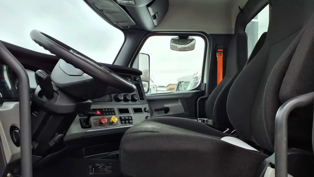 2019 Freightliner Cascadia in West Chester, OH — photo 7