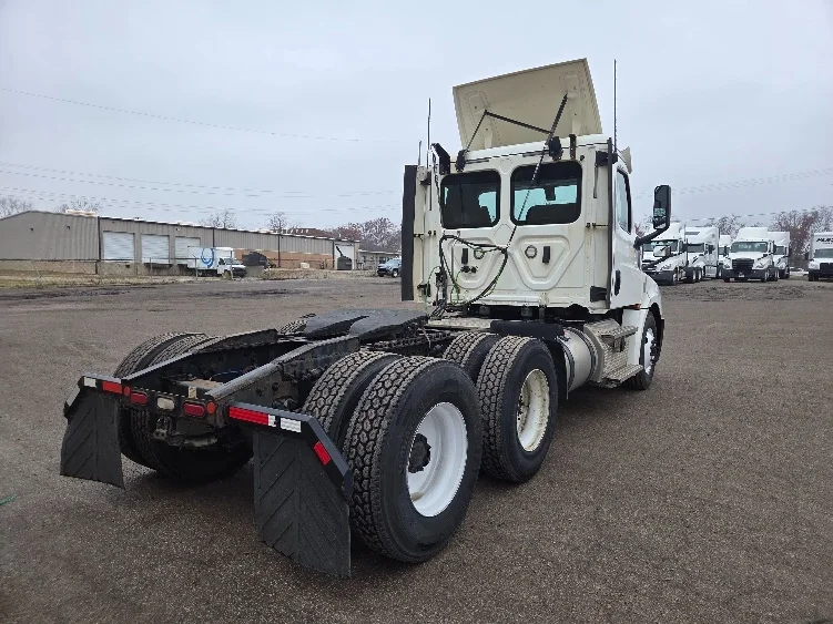 2020 Freightliner in Lansing, MI — photo 7