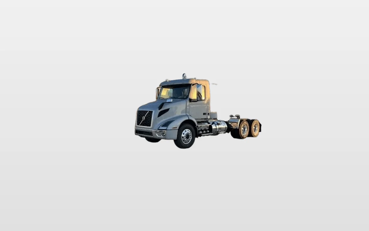 2025 Volvo - image 1