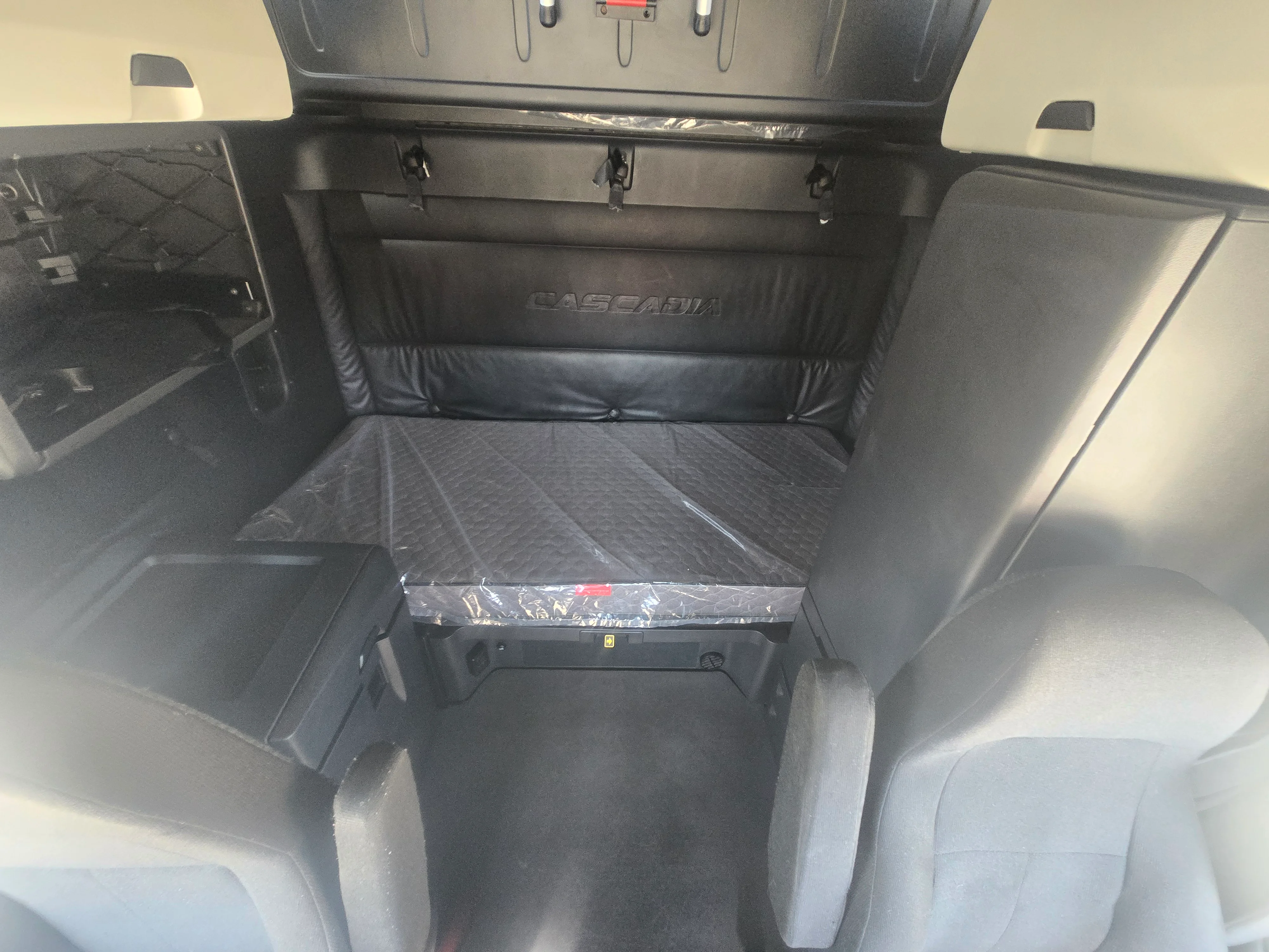 2023 Freightliner Cascadia in French Camp, CA — photo 11