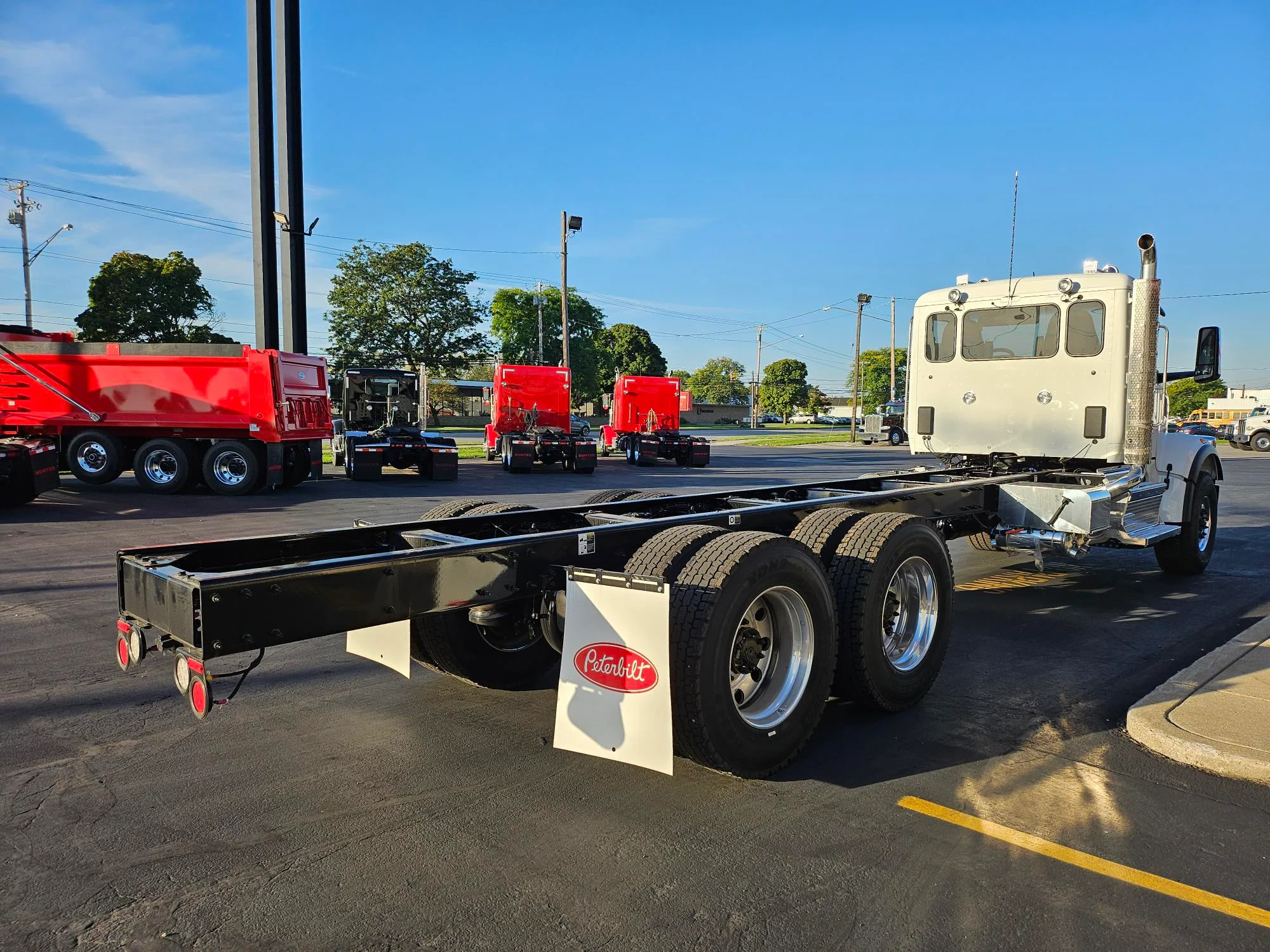 2025 Peterbilt 567 - image 4