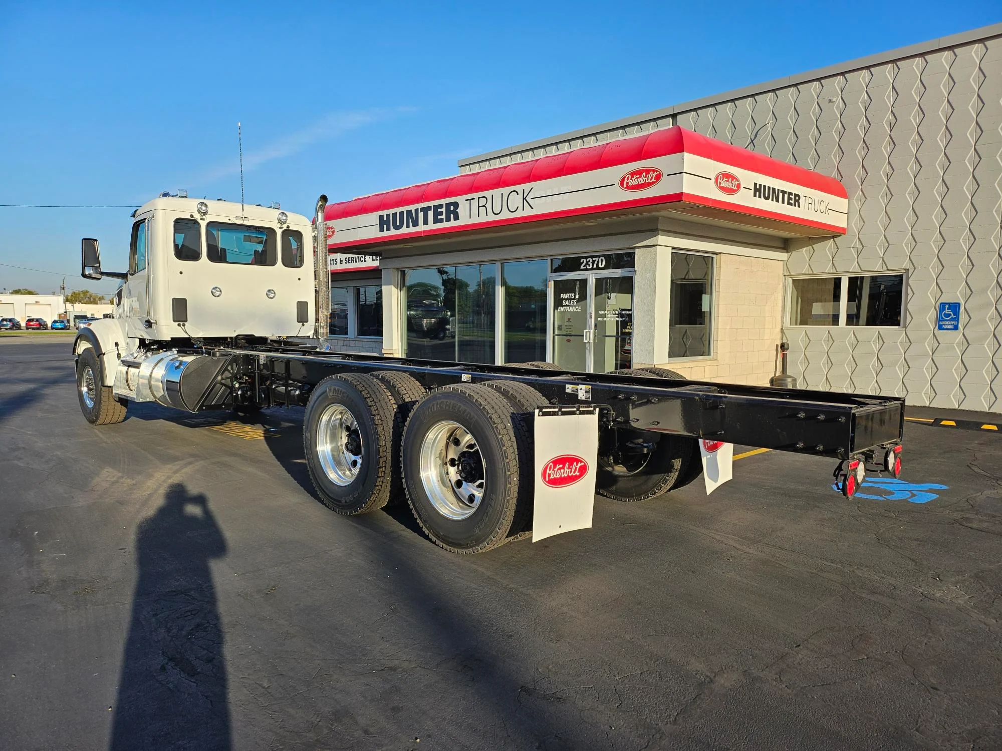 2025 Peterbilt 567 - image 3