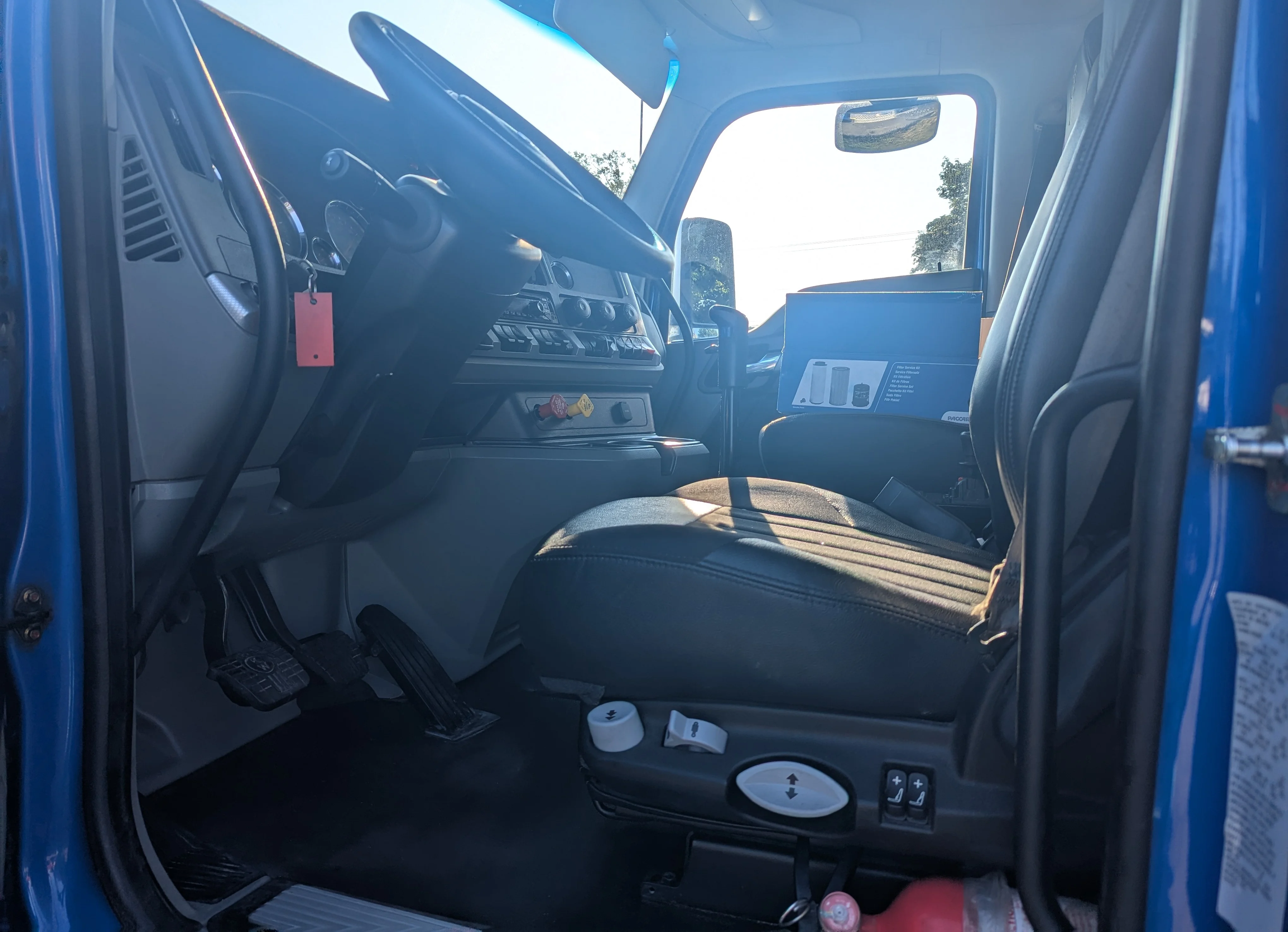 2021 Kenworth T880 in Seaford, DE — photo 3