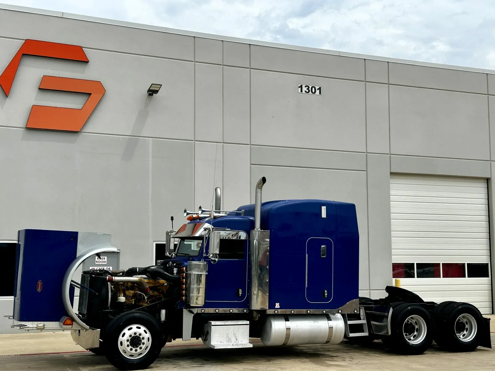 2006 Peterbilt 379 in Hutchins, TX — photo 10