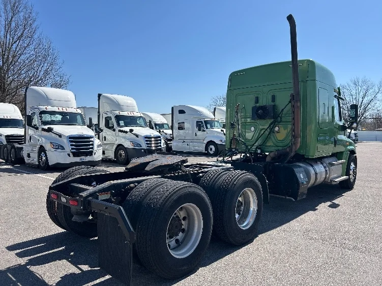 2020 Freightliner Cascadia - image 7
