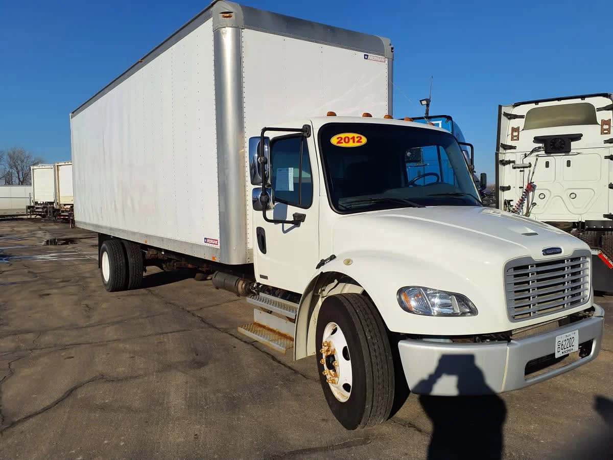 2012 Freightliner M2 106 - image 3
