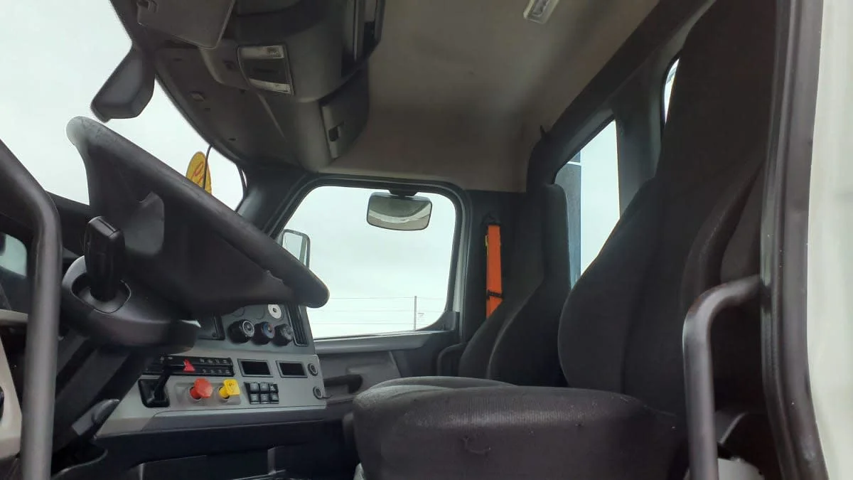2019 Freightliner Cascadia in Birmingham, AL — photo 7