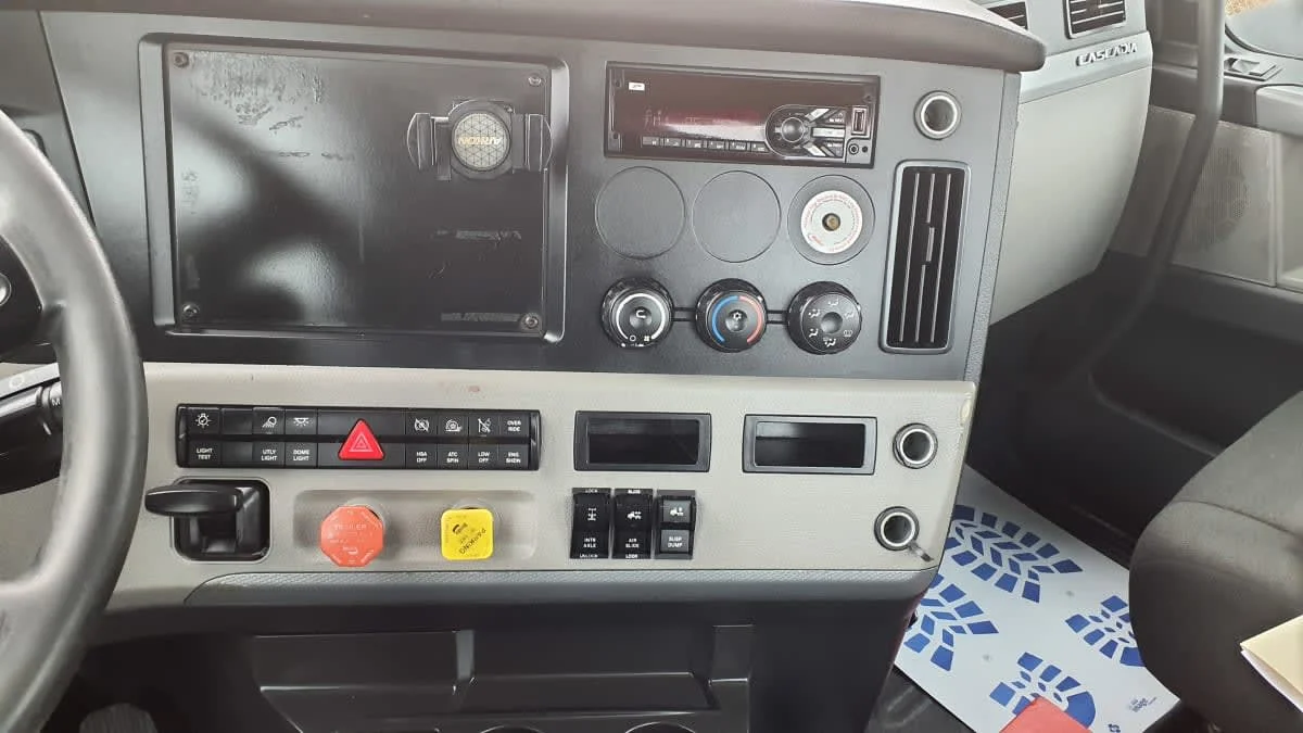 2019 Freightliner Cascadia in Birmingham, AL — photo 13