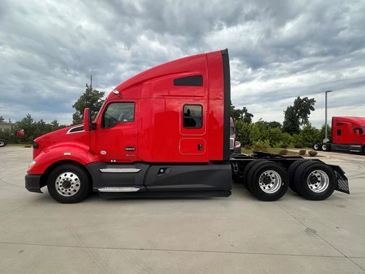 2022 Kenworth T680 in Fort Mill, SC — photo 2
