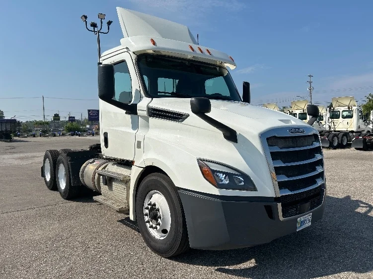 2019 Freightliner Cascadia in Flint, MI