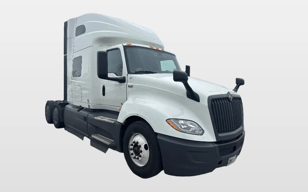 2023 International LT - image 1