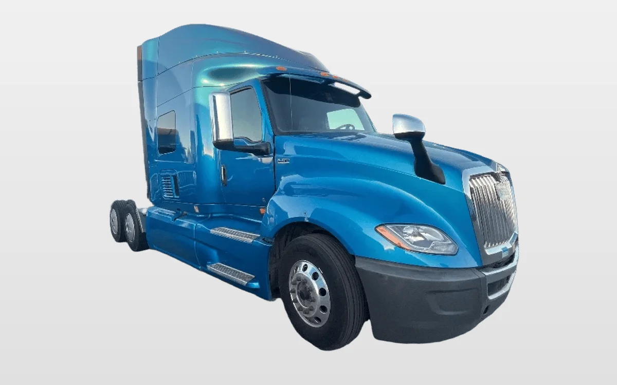 2020 International LT - image 1