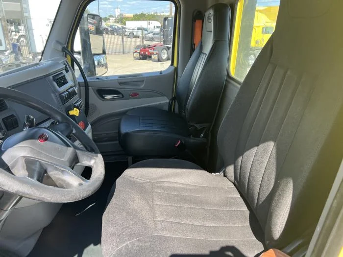 2021 Peterbilt 579 - image 11