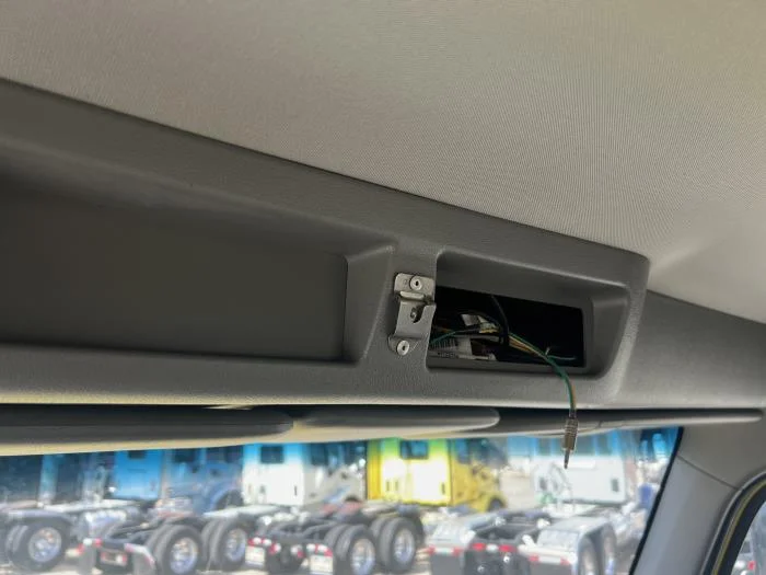 2021 Peterbilt 579 - image 10