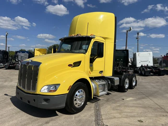 2021 Peterbilt 579 - image 14