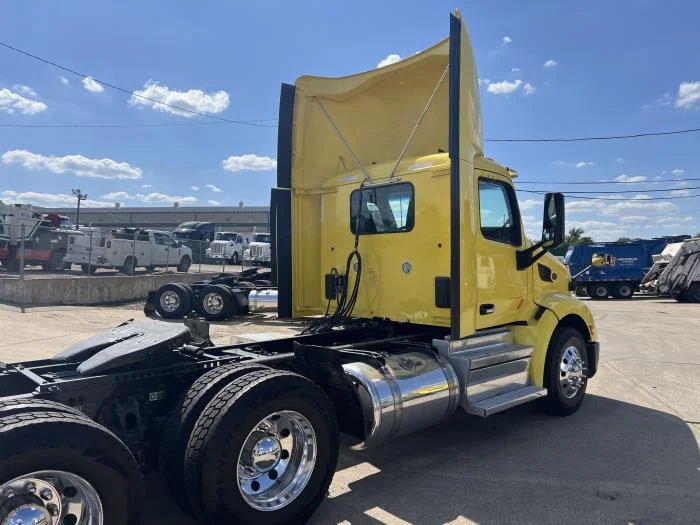 2021 Peterbilt 579 - image 26