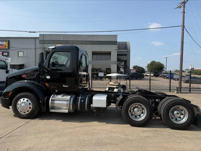 2021 Peterbilt 579 in Dallas, TX — photo 27