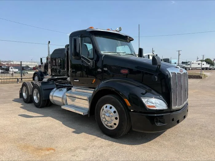 2021 Peterbilt 579 in Dallas, TX — photo 3