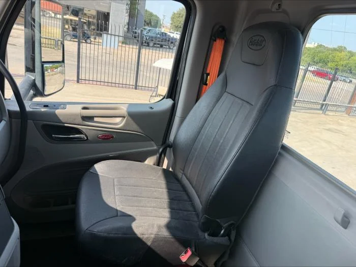 2021 Peterbilt 579 in Dallas, TX — photo 18