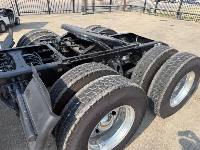 2021 Peterbilt 579 in Dallas, TX — photo 13