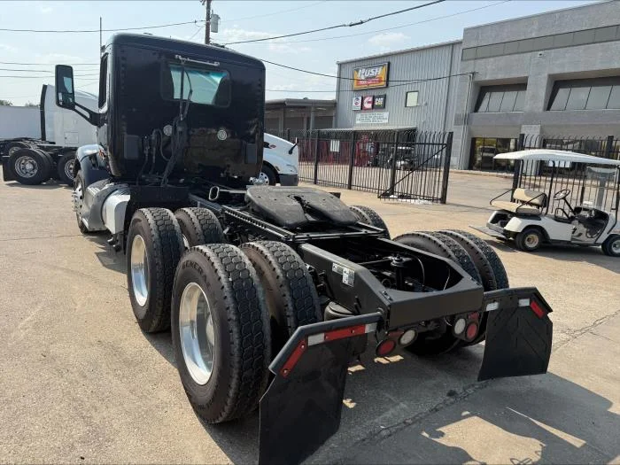 2021 Peterbilt 579 in Dallas, TX — photo 29