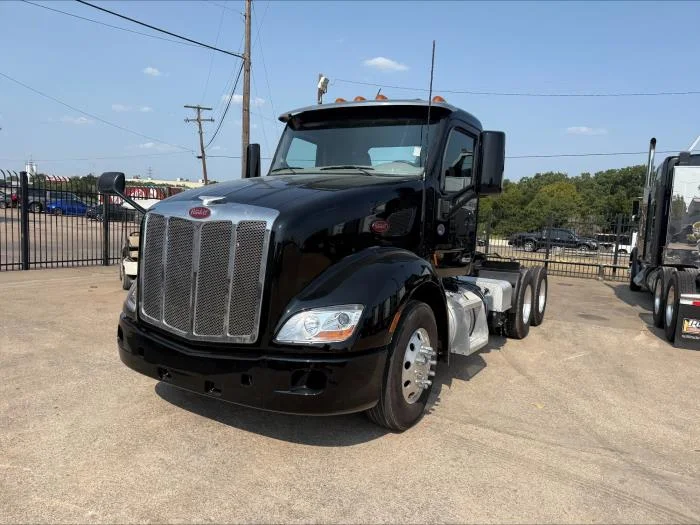 2021 Peterbilt 579 in Dallas, TX — photo 21