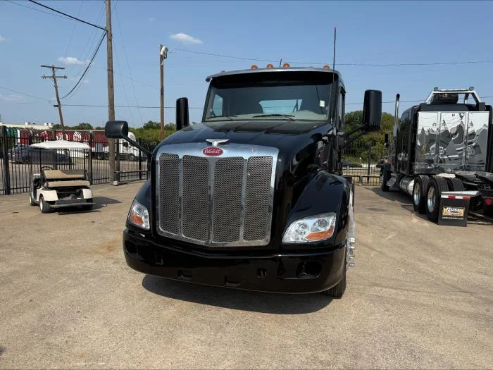 2021 Peterbilt 579 in Dallas, TX — photo 14