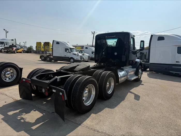 2021 Peterbilt 579 in Dallas, TX — photo 20