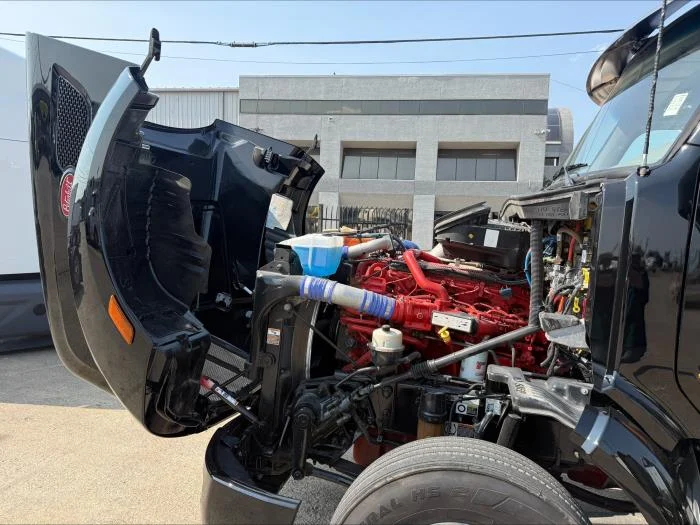 2021 Peterbilt 579 in Dallas, TX — photo 6