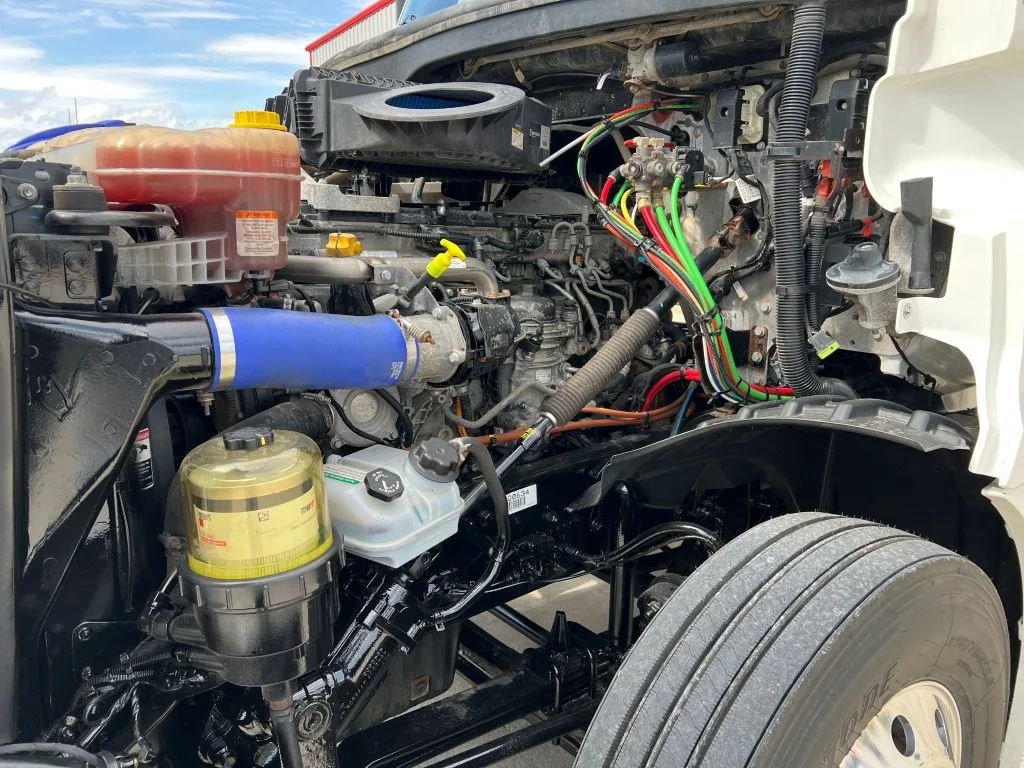 2021 Freightliner Cascadia in Evansville, IN — photo 7