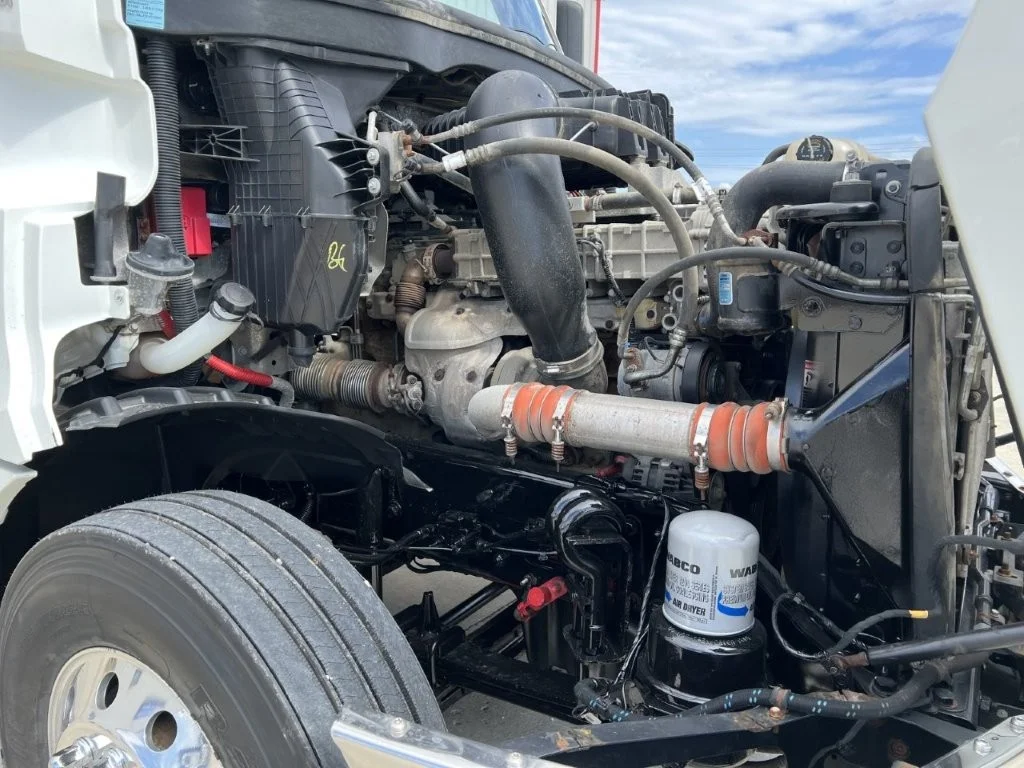 2021 Freightliner Cascadia in Evansville, IN — photo 8