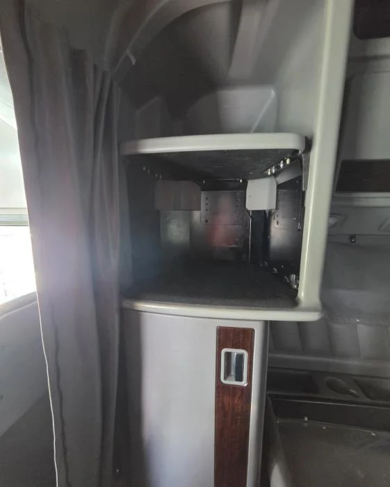 2023 Peterbilt 389 — photo 18