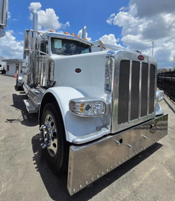 2023 Peterbilt 389 — photo 10