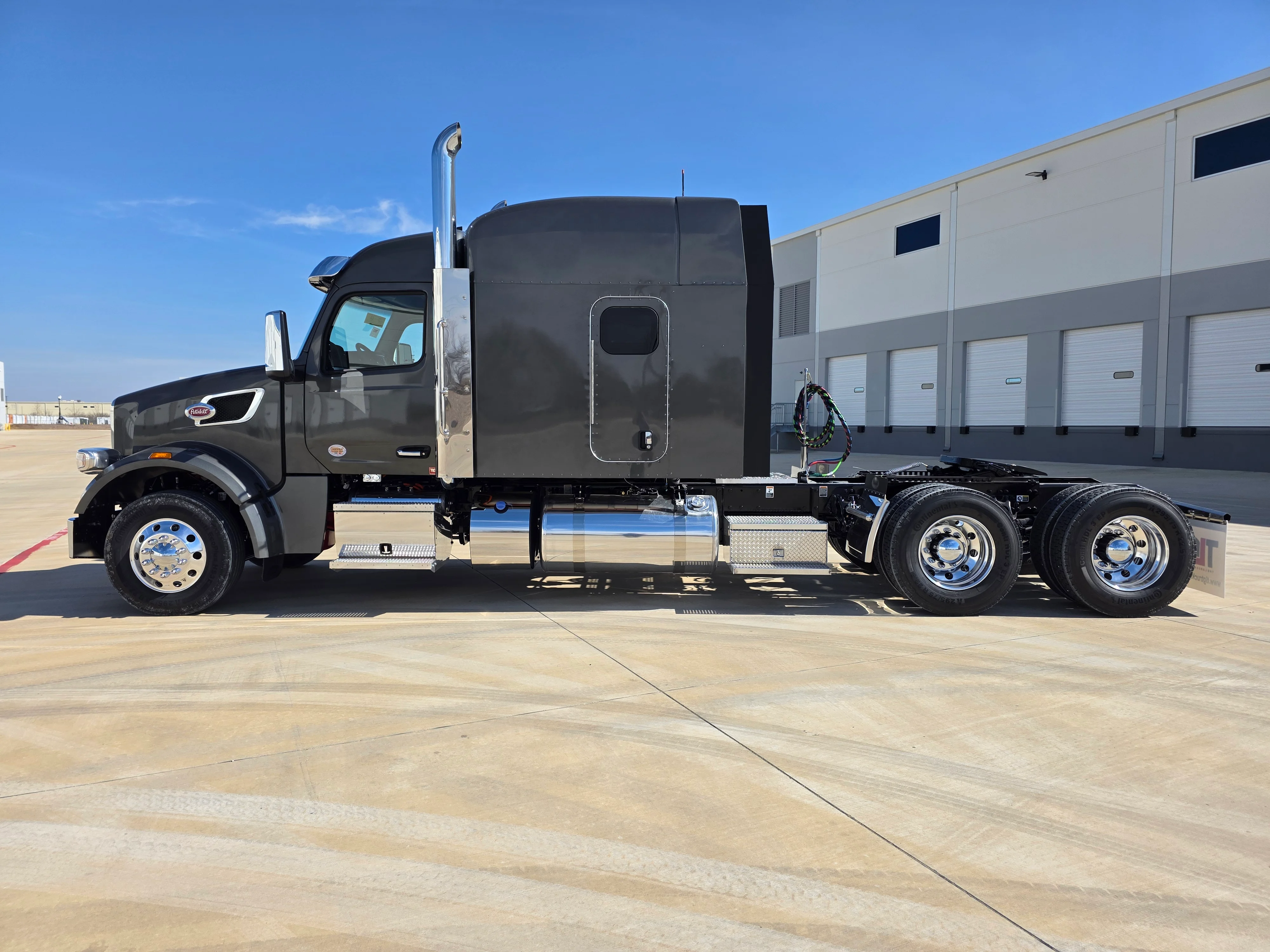 2027 Peterbilt 567 in O'fallon, MO — photo 2
