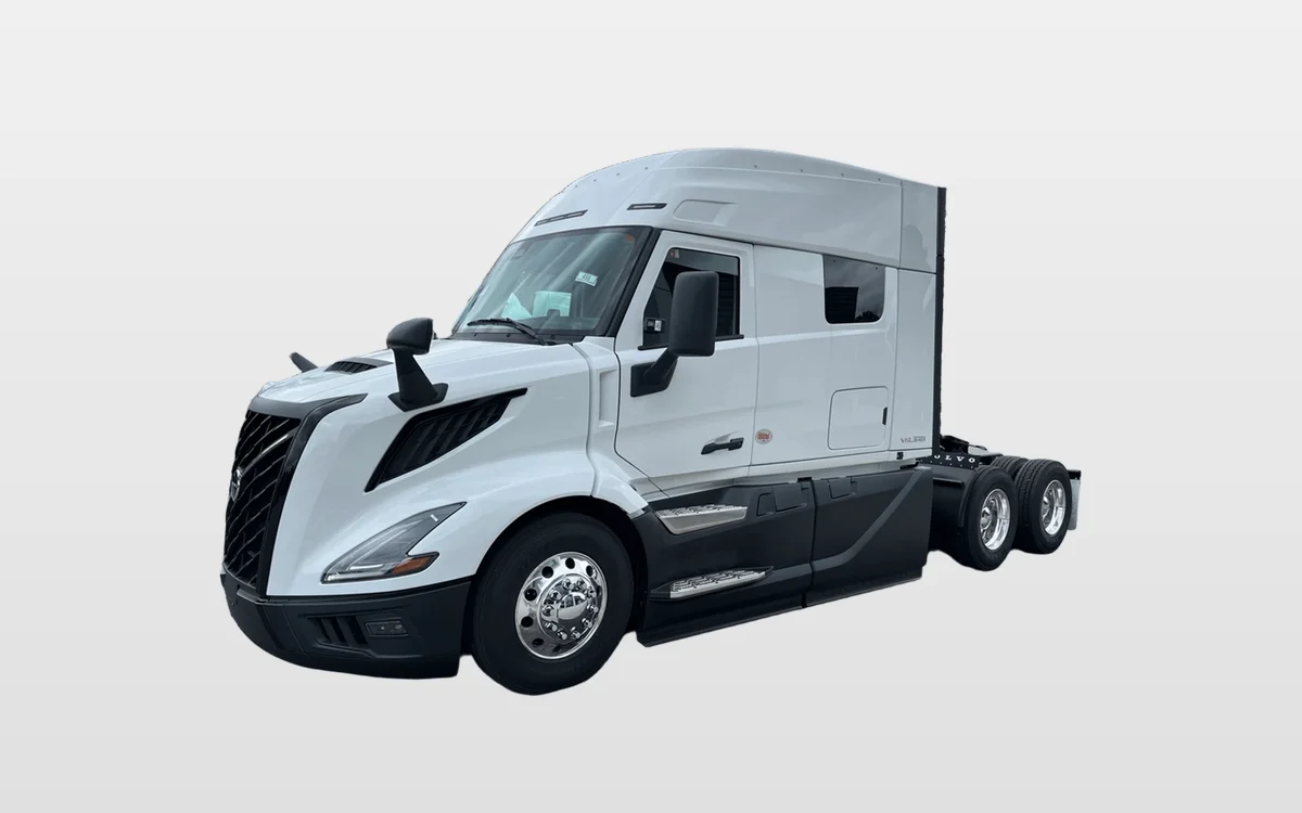 2025 Volvo - image 1