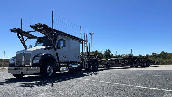 2024 Kenworth T880