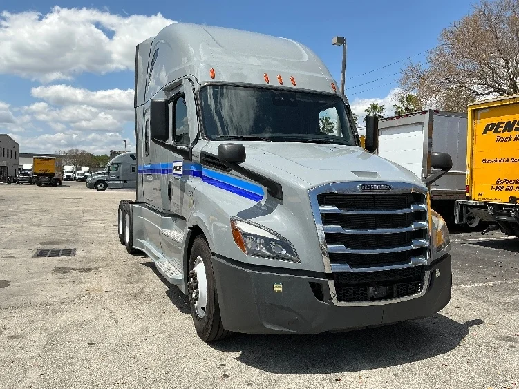 2023 Freightliner Cascadia in Sacramento, CA