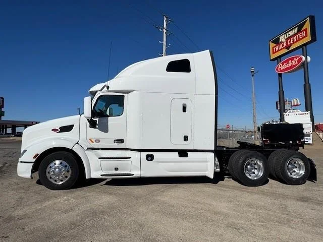 2022 Peterbilt 579 in Tulsa, OK — photo 3