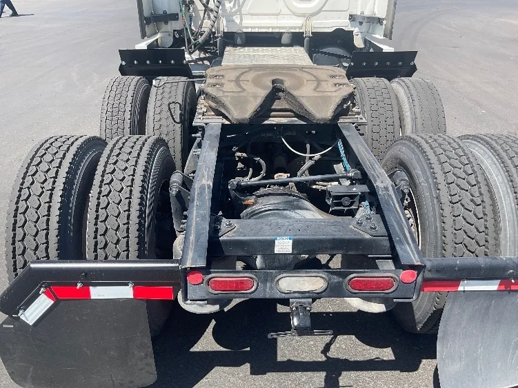 2022 Freightliner Cascadia in Phoenix, AZ — photo 6