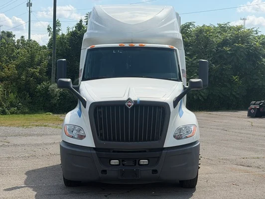 2021 International LT in Nashville, TN — photo 7