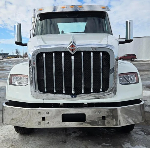 2025 International HX - image 2