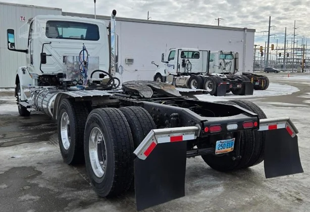 2025 International HX - image 6