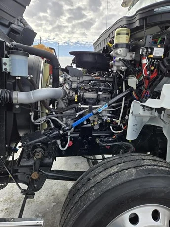 2025 International HX - image 17