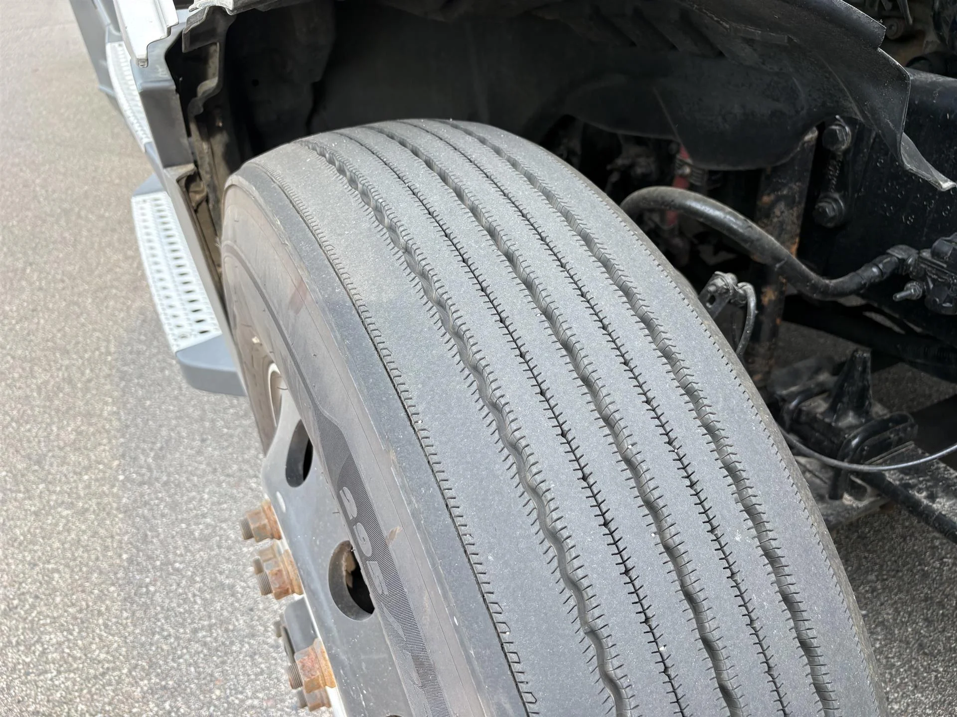 2022 Freightliner Cascadia in Inver Grove Heights, MN — photo 13