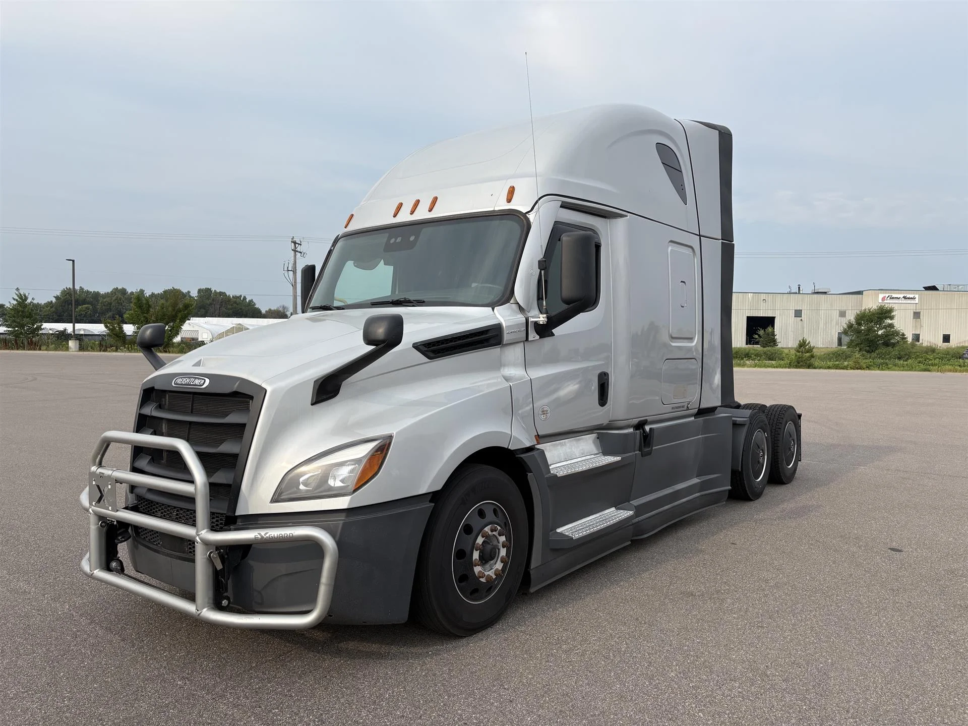 2022 Freightliner Cascadia in Inver Grove Heights, MN — photo 7