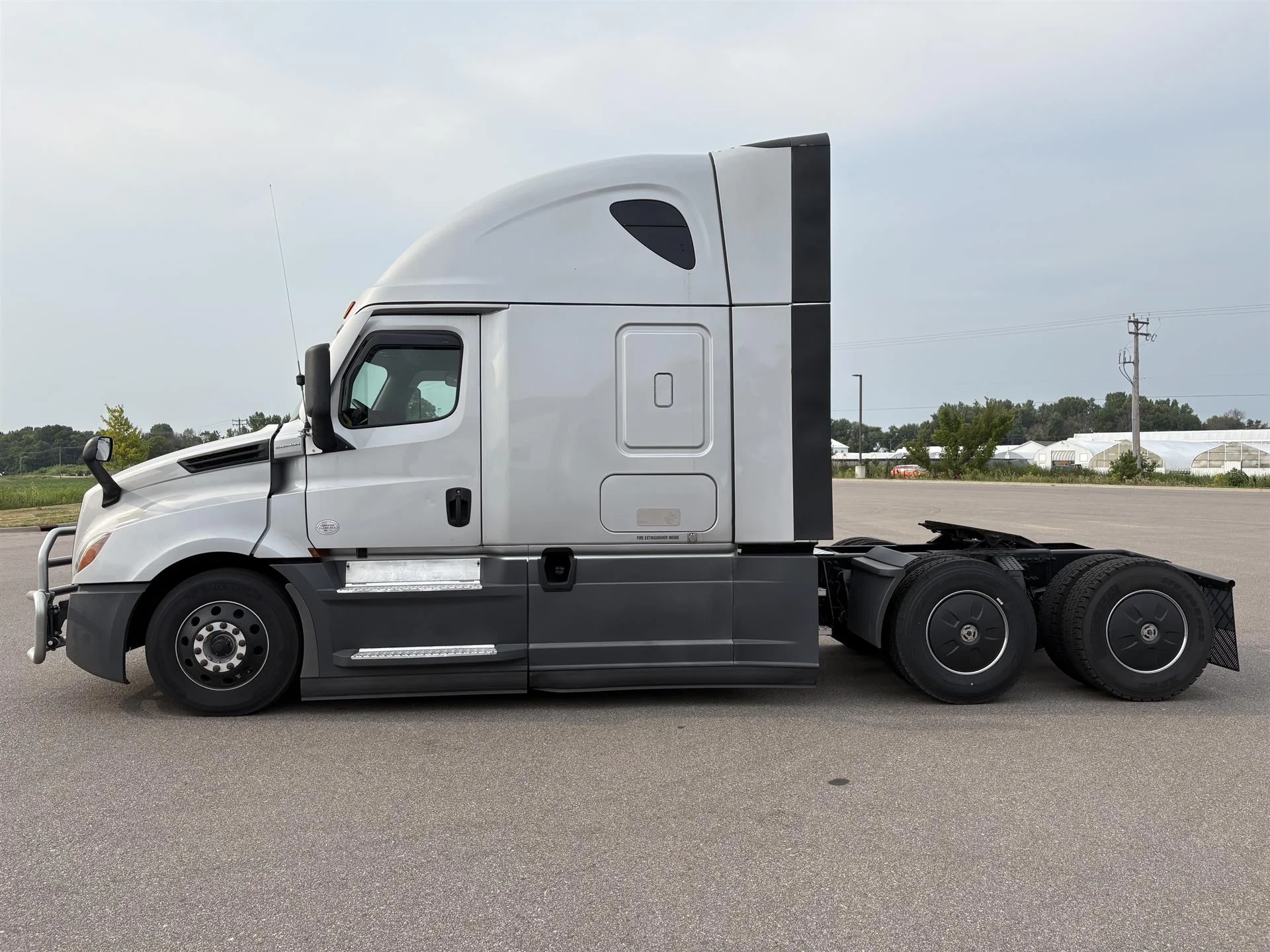 2022 Freightliner Cascadia in Inver Grove Heights, MN — photo 6