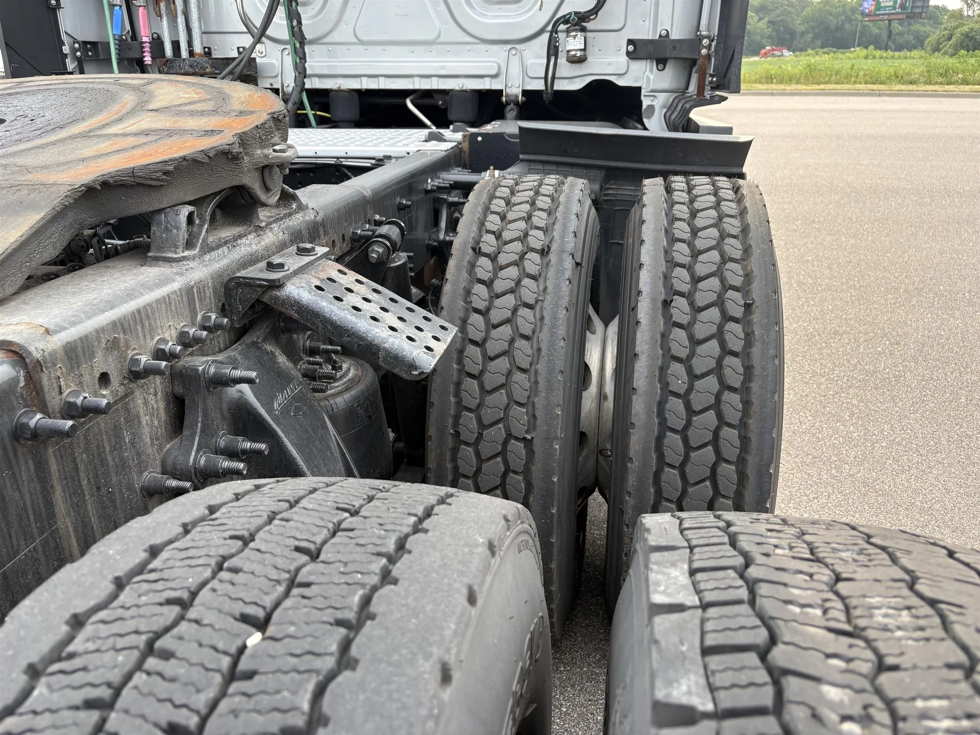 2022 Freightliner Cascadia in Inver Grove Heights, MN — photo 12