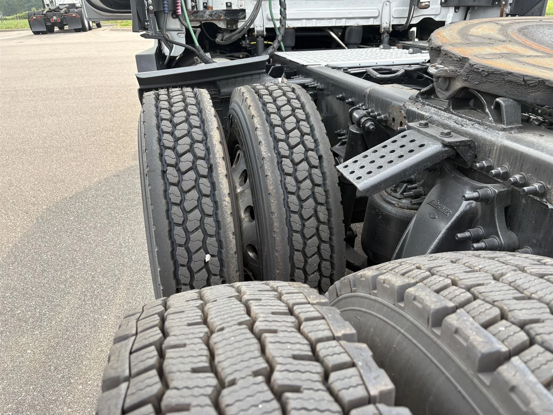 2022 Freightliner Cascadia in Inver Grove Heights, MN — photo 11